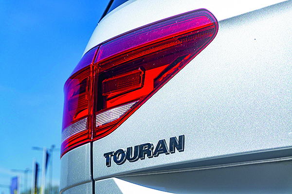 VW Touran 2.0 TDI 2016.