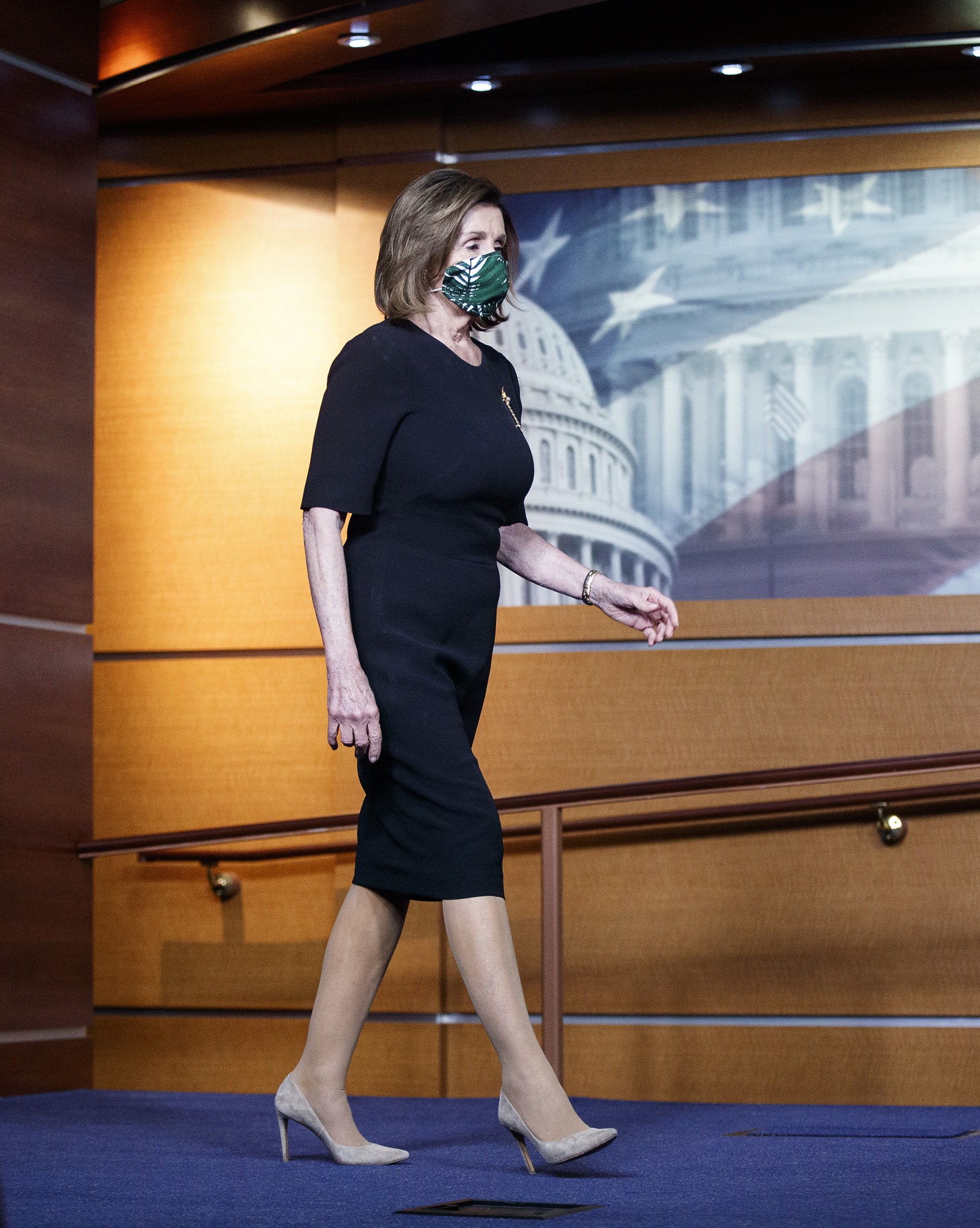 (200515) -- WASHINGTON D.C., May 15, 2020 (Xinhua) -- U.S. House Speaker Nancy Pelosi arrives for a press conference with a mask on the Capitol Hill in Washington D.C., the United States, on May 14, 2020.
  U.S. House Speaker Nancy Pelosi said on Thursday that the White House's rhetoric on China is a 