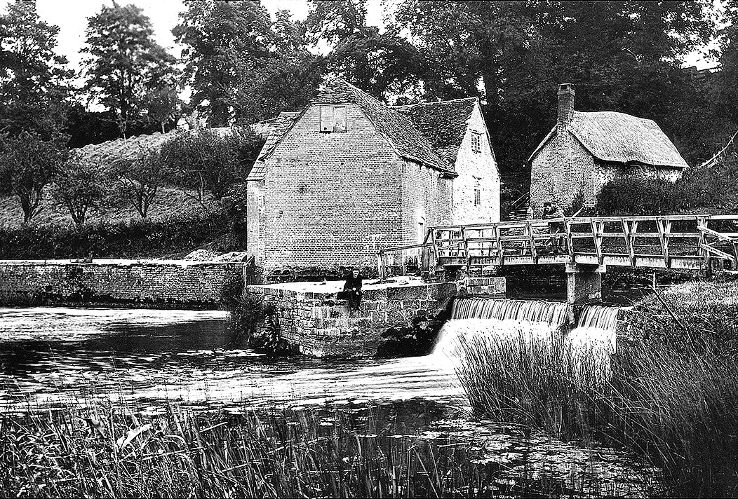 Sturminster Newton Mill in 1925

The wheat (right) before it's ground into the flour for selling (left)

An historic water-mill which witnessed the Black Death and the Great Plague has produced a years worth of wheat in just ten days in a bid to meet demand during the coronavirus pandemic.

Sturminster Newton Mill in Dorset, which was mentioned in the Domesday Book in 1086, survives today as a working tourist attraction that
usually sells its flour to admiring visitors.

But with the tourists in lockdown, millers Pete Loosmore and Imogen Bittner have turned to the commercial market.

In just ten days they have already milled a ton of wheat - which is usually around a year's supply for the facility., Image: 513948260, License: Rights-managed, Restrictions: , Model Release: no, Credit line: BNPS.co.uk / BNPS / Profimedia