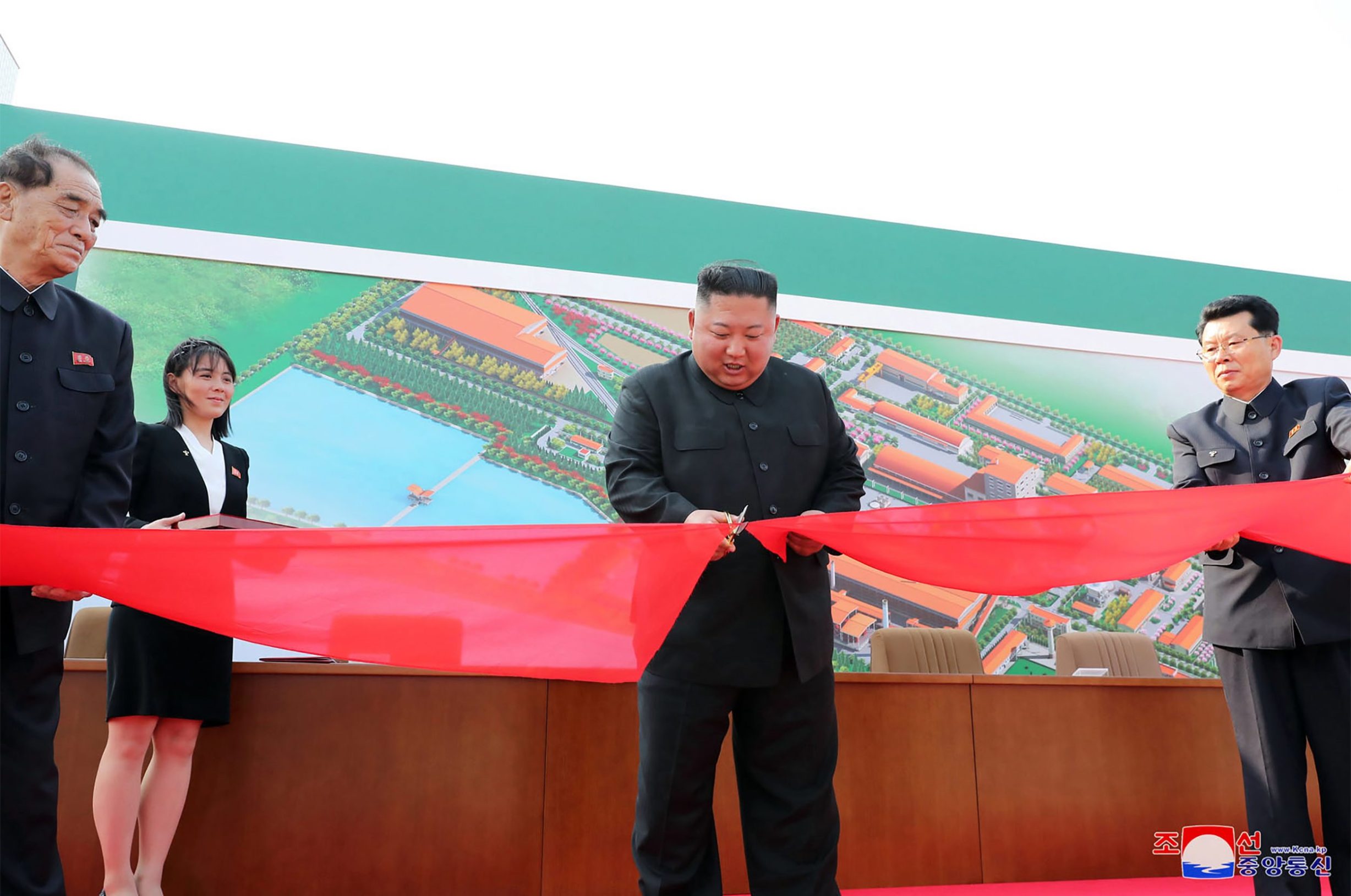 This picture taken on May 1, 2020 and released from North Korea's official Korean Central News Agency (KCNA) on May 2, 2020 shows North Korean leader Kim Jong Un (2nd R)  attending a ceremony to mark the completion of Sunchon phosphatic fertilizer factory in South Pyongan Province, North Korea. (Photo by STR / KCNA VIA KNS / AFP) / - South Korea OUT / ---EDITORS NOTE--- RESTRICTED TO EDITORIAL USE - MANDATORY CREDIT 