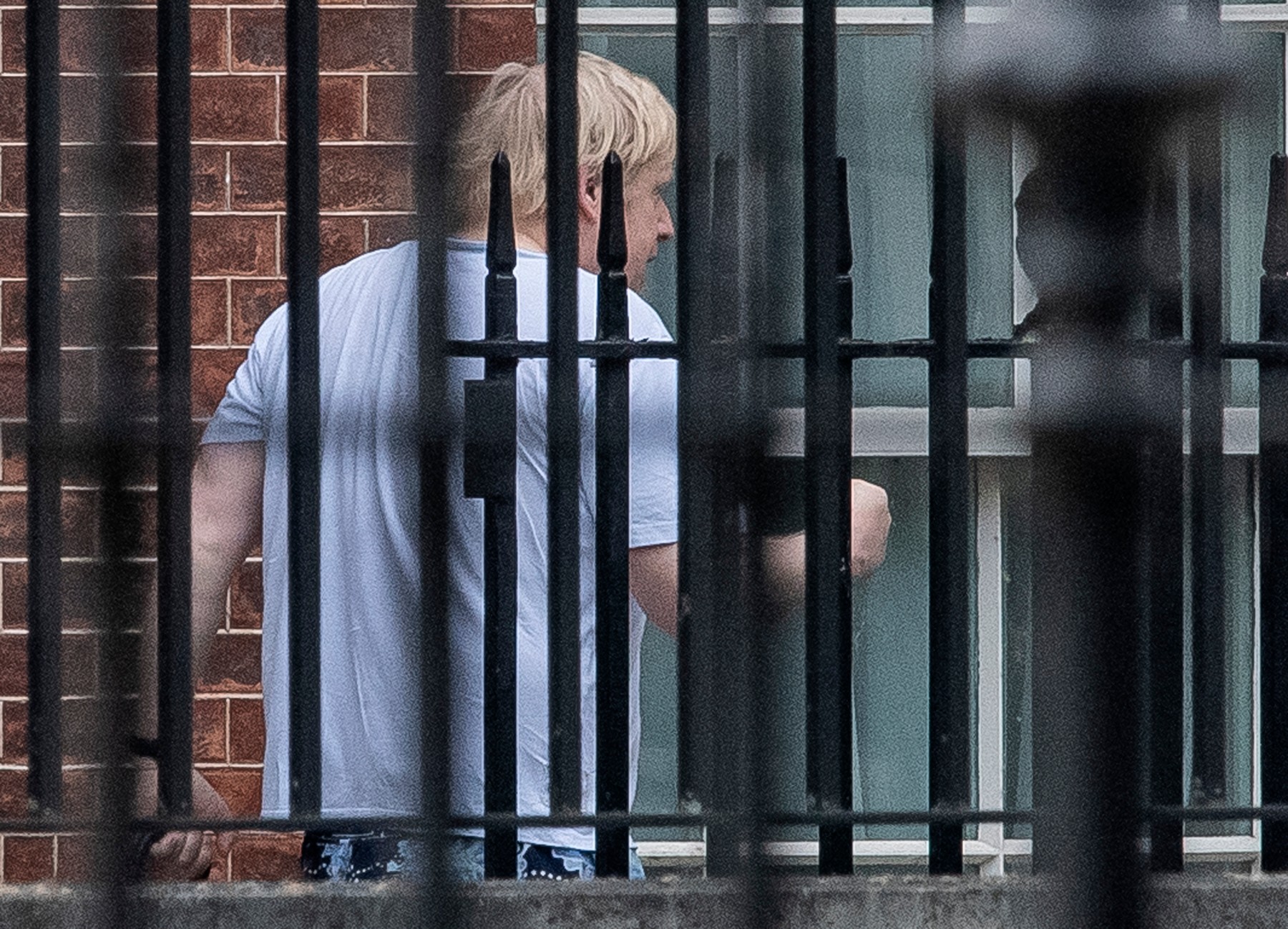 19/05/2020. London, UK. British Prime Minister BORIS JOHNSON is seen returning to Downing Street after a morning jog in a private gardens. The PM, who has pledged to tackle obesity in the UK, is recovering after being hospitalised with the COVID-19 strain of Coronavirus., Image: 520535699, License: Rights-managed, Restrictions: *** UK Out ***, Model Release: no, Credit line: Ben Cawthra / ddp USA / Profimedia