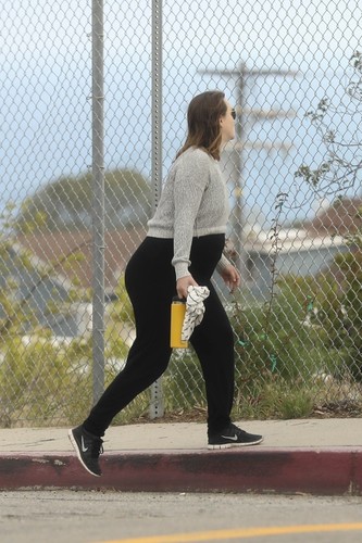 *PREMIUM-EXCLUSIVE* Los Angeles, CA  - Leighton Meester's baby surprise! Gossip Girl star show a pregnant bump on outing with a friend in LA

BACKGRID USA 2 APRIL 2020, Image: 511665883, License: Rights-managed, Restrictions: , Model Release: no, Credit line: BACKGRID / Backgrid USA / Profimedia