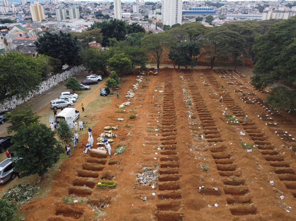 SAO PAULO, BRAZIL - MAY 23: An aerial view of the cemetery in Vila Formosa, where the bodies of the victims of the coronavirus pandemic (Covid-19) are buried in Sao Paulo, Brazil on May 23, 2020. Marcello Zambrana / Anadolu Agency