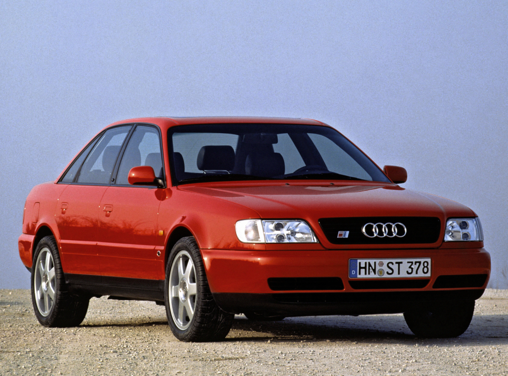 Audi S6 Plus 4.2 V8 Quattro Sedan pojavio se 1996.