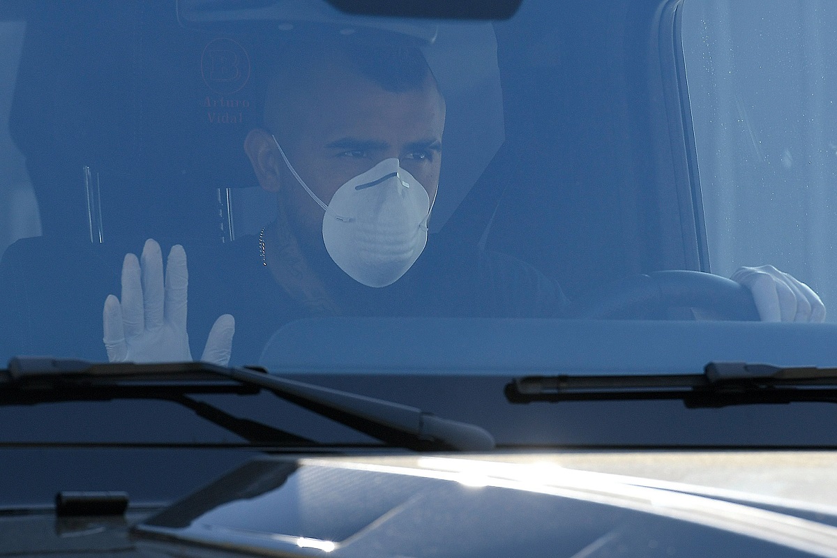 Barcelona's Argentine forward Lionel Messi wearing a face mask leaves after undergoing coronavirus tests at the Ciutat Esportiva Joan Gamper in Sant Joan Despi near Barcelona on May 6, 2020. - Barcelona have confirmed their players will undergo coronavirus tests as La Liga's clubs begin restricted training ahead of the proposed resumption of the season next month. (Photo by LLUIS GENE / AFP)