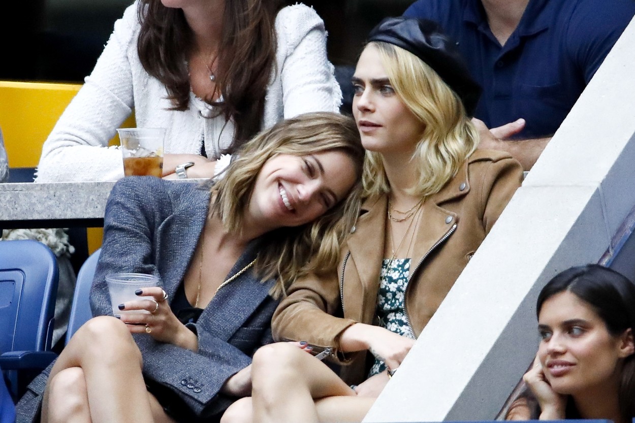 Flushing Meadows, NY  - Cara Delevingne and Ashley Benson watching Serena Williams Vs Bianca Andreescu during the women's finals on Arthur Ashe Stadium at the USTA Billie Jean King National Tennis Center. The happy couple could be seen smiling and smooching while they watched the match.

*UK Clients - Pictures Containing Children
Please Pixelate Face Prior To Publication*, Image: 469653808, License: Rights-managed, Restrictions: , Model Release: no, Credit line: BACKGRID / Backgrid USA / Profimedia