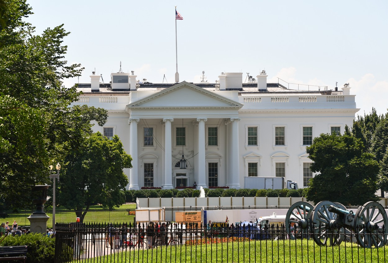 5964634 30.07.2019 The White House is seen during the construction of a wall to renovate the perimeter fence, in Washington D.C., the USA.,Image: 461601839, License: Rights-managed, Restrictions: , Model Release: no