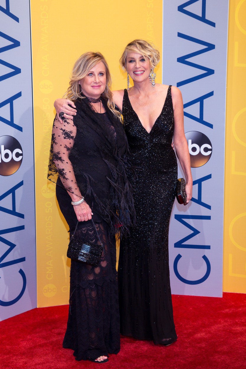November 2, 2016 - Nashville, Tennessee, USA - Sharon Stone and Kelly Stone on the red carpet at the 50th Annual CMA Awards that took place at the Bridgestone Arena in downtown Nashville, Tennessee.,Image: 304628950, License: Rights-managed, Restrictions: , Model Release: no, Credit line: Jason Walle / Zuma Press / Profimedia