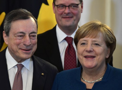 Mario Draghi i Angela Merkel
