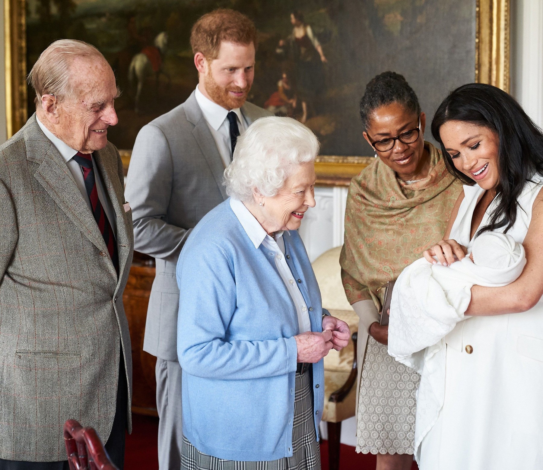 Prince Harry, Duke of Sussex, and Meghan Markle, Duchess of Sussex are joined by The Queen, The Duke of Edinburgh and Doria Ragland, as they present their baby son Archie to the World at Windsor Castle, Windsor, Berkshire, UK, on the 8th May 2019.

Picture by Chris Allerton/SussexRoyal

STRICTLY EDITORIAL USE ONLY.
08 May 2019,Image: 431891163, License: Rights-managed, Restrictions: NO United Kingdom, Model Release: no, Credit line: MEGA / The Mega Agency / Profimedia