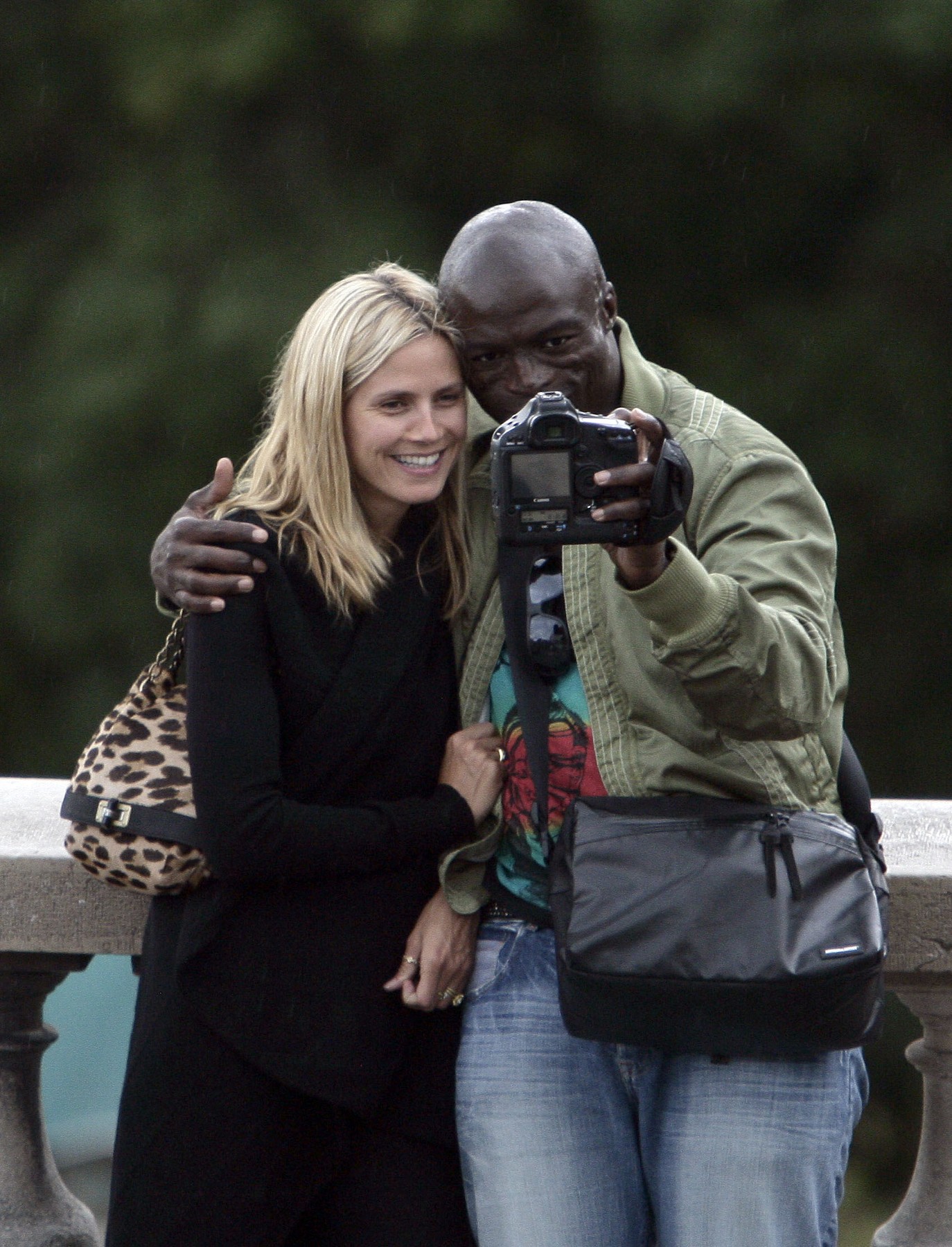 US singer Seal and german top model heidi Klum spend holiday in Paris without their kid. The couple enjoyed the city of love. They visited the sacre-coeur on the famous  Butte Montmartre,had a few drink and eat french pancakes Paris,August 21th 2008,Image: 26755492, License: Rights-managed, Restrictions: , Model Release: no, Credit line: DKRLSN / KCS Presse / Profimedia
