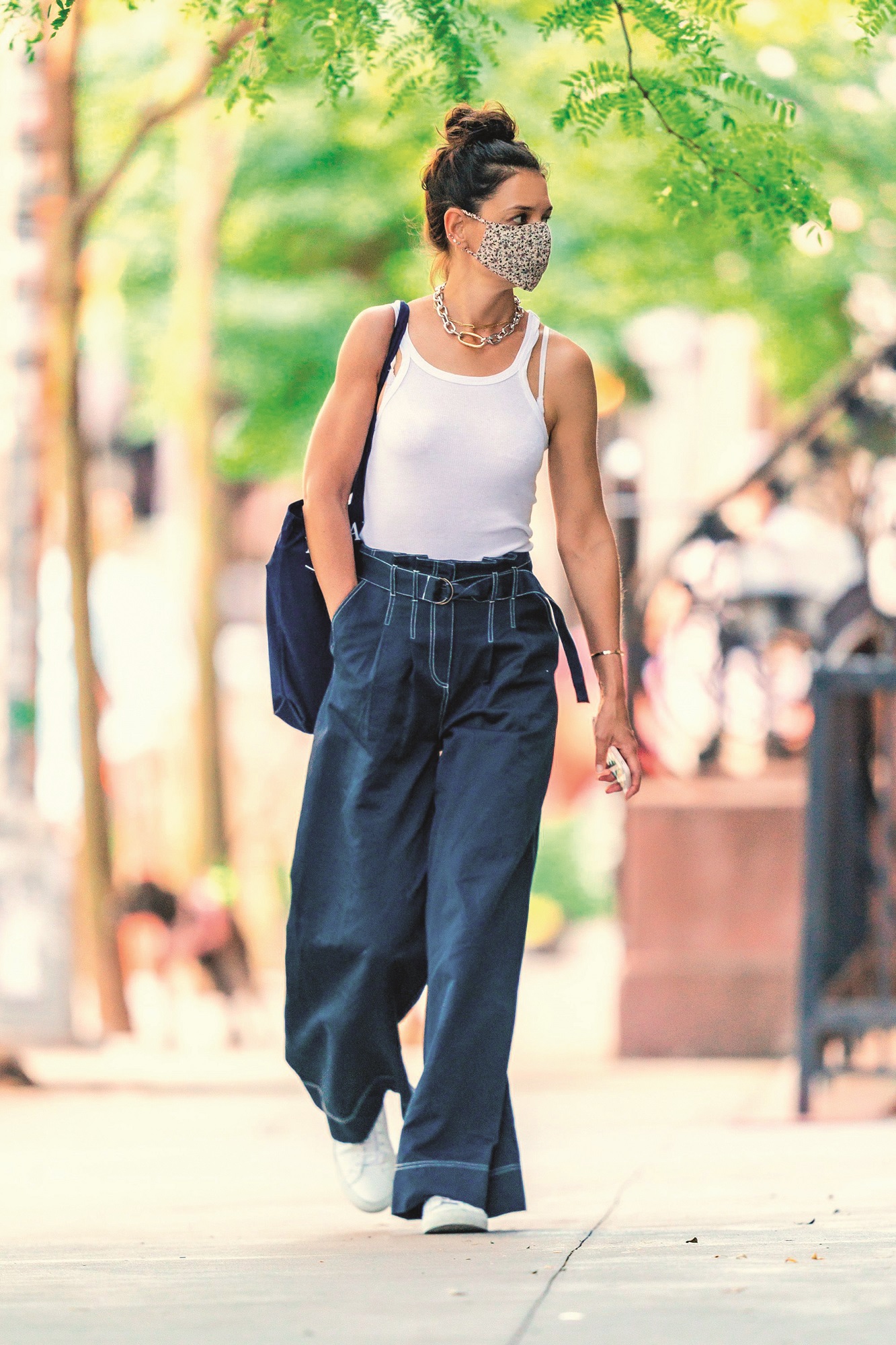 NEW YORK, NEW YORK - JULY 31: Katie Holmes is seen in SoHo on July 31, 2020 in New York City. (Photo by Gotham/GC Images)