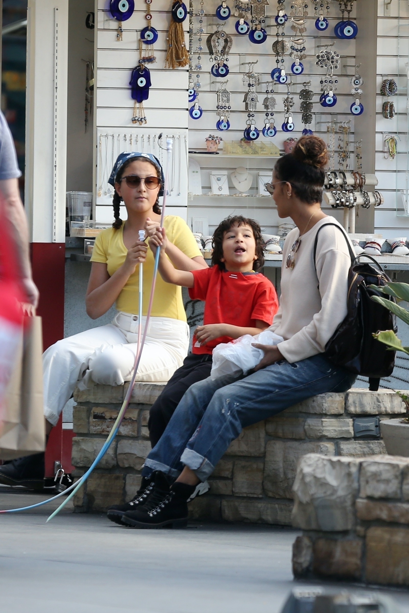 Los Angeles, CA  - *EXCLUSIVE*  - Halle Berry spends some quality family time with her kids: daughter Nahla and son Maceo. The trio had lunch at La Piazza Restaurant at The Grove, where she sipped on a glass of wine then they went shopping for toys.

BACKGRID USA 2 FEBRUARY 2020,Image: 496139044, License: Rights-managed, Restrictions: , Model Release: no, Credit line: Stefan / BACKGRID / Backgrid USA / Profimedia