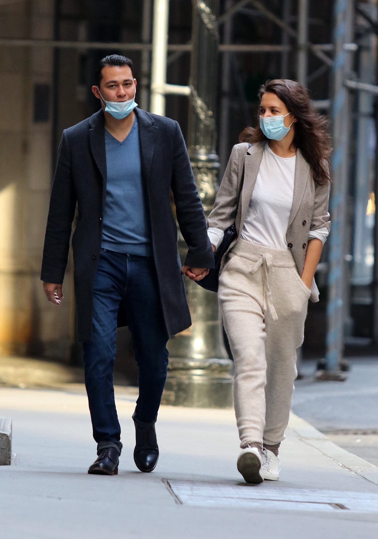 New York, NY  - Katie Holmes and boyfriend Emilio Vitolo Jr. are seen walking hand-in-hand after taking a ride in his red Pontiac from Katie’s Soho apartment all the way to Downtown’s Wall Street area. Emilio arrived at Katie’s apt to pick her up, but first Katie invited her Chef boyfriend to her apt where the couple spent half hour inside before going for a joyride in his red Pontiac. The Chef was a gentleman as Katie patiently waited for him to open the car door for her. The new couple were all smiles as they spent the day touring New York City.

BACKGRID USA 21 SEPTEMBER 2020,Image: 559111927, License: Rights-managed, Restrictions: , Model Release: no, Credit line: BrosNYC / BACKGRID / Backgrid USA / Profimedia