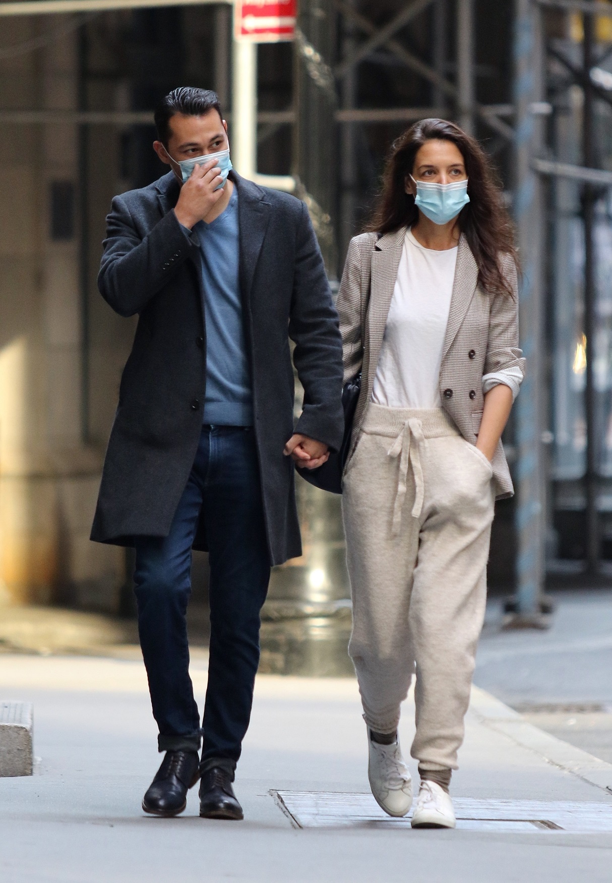 New York, NY  - Katie Holmes and boyfriend Emilio Vitolo Jr. are seen walking hand-in-hand after taking a ride in his red Pontiac from Katie’s Soho apartment all the way to Downtown’s Wall Street area. Emilio arrived at Katie’s apt to pick her up, but first Katie invited her Chef boyfriend to her apt where the couple spent half hour inside before going for a joyride in his red Pontiac. The Chef was a gentleman as Katie patiently waited for him to open the car door for her. The new couple were all smiles as they spent the day touring New York City.

BACKGRID USA 21 SEPTEMBER 2020,Image: 559111958, License: Rights-managed, Restrictions: , Model Release: no, Credit line: BrosNYC / BACKGRID / Backgrid USA / Profimedia