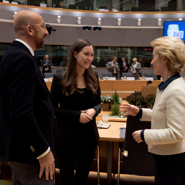 Predsjednik Europskog vijeća Charles Michel, finska premijerka Sanna Marin i Ursula von der Leyen, predsjednica Europske komisije 
