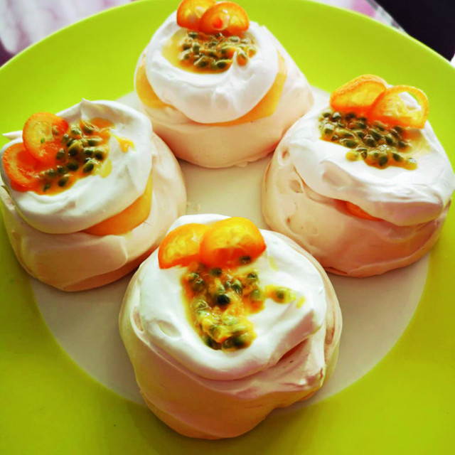 lena-saric-pavlova