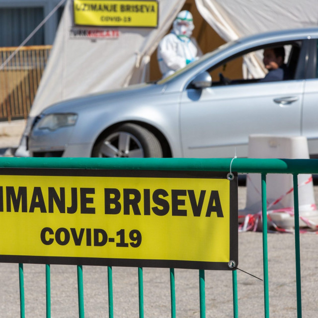 Split: Uzimanje briseva na koronavirus iz automobila organizirano je na istočnom ulazu bolnice Križine
