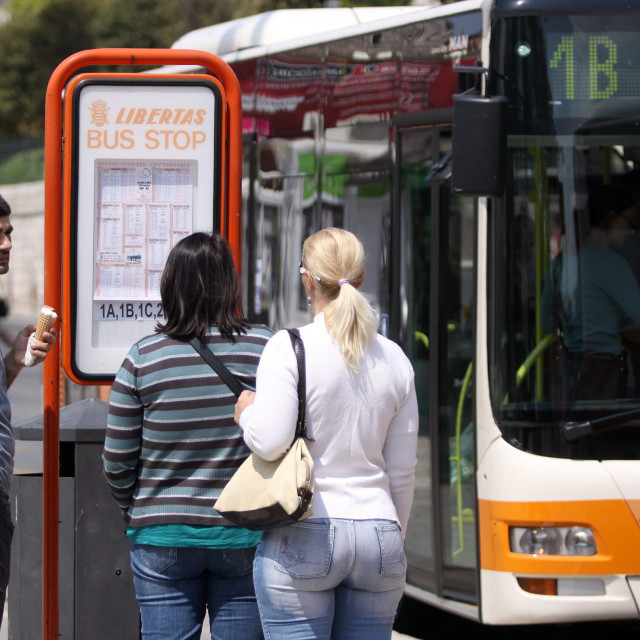 Autobusi JGP-a Libertas na Pilama i ukrcaj putnika