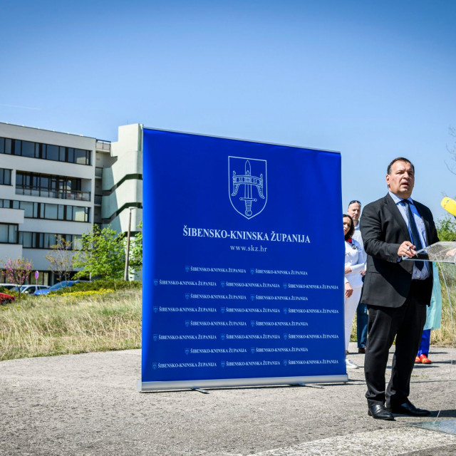 Ministar Vili Beroš danas je posjetio kninsku bolnicu