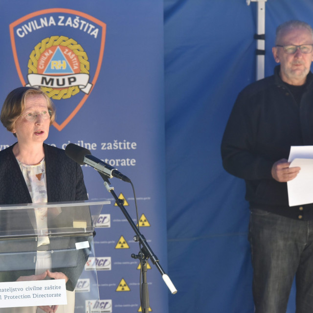 Alemka Markotic, director of the ''Dr. Fran Mihaljevic'' Clinic for Infectious Diseases and interior minister Davor Bozinovic at the daily press conference