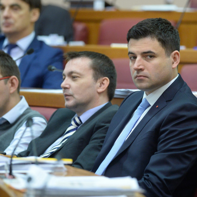 On the photo: SDP MEPs Bojan Glavasevic and Arsen Bauk (L) with SDP Chief Davor Bernardic (R)