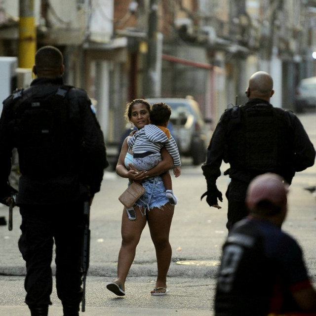 Policijska akcija u Riju / Arhiva