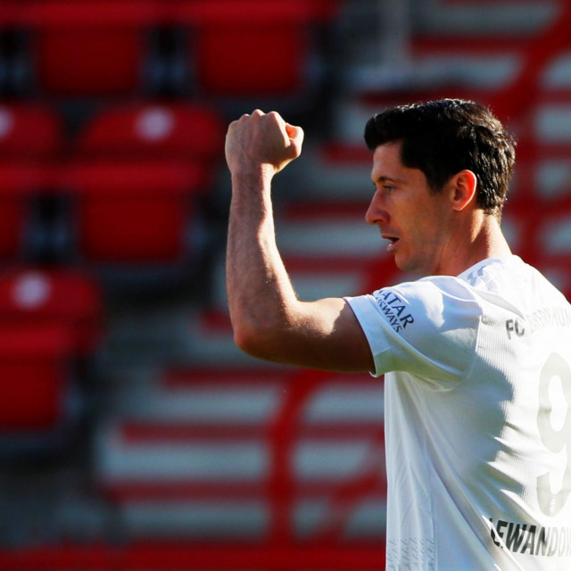 Bayernov napadač Robert Lewandowski petu sezonu zaredom postigao je najmanje 40 pogodaka