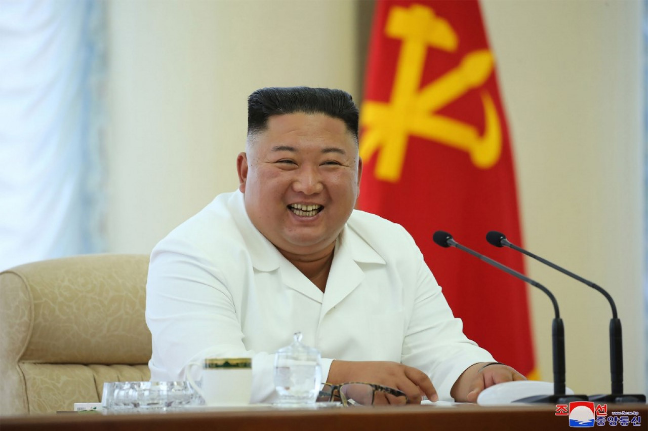 Jutarnji List Foto Kim Jong Un Opet U Javnosti Procurile Nove Fotografije Lidera Sjeverne Koreje Vedrog Duha Je Predsjedao Sastankom Partije