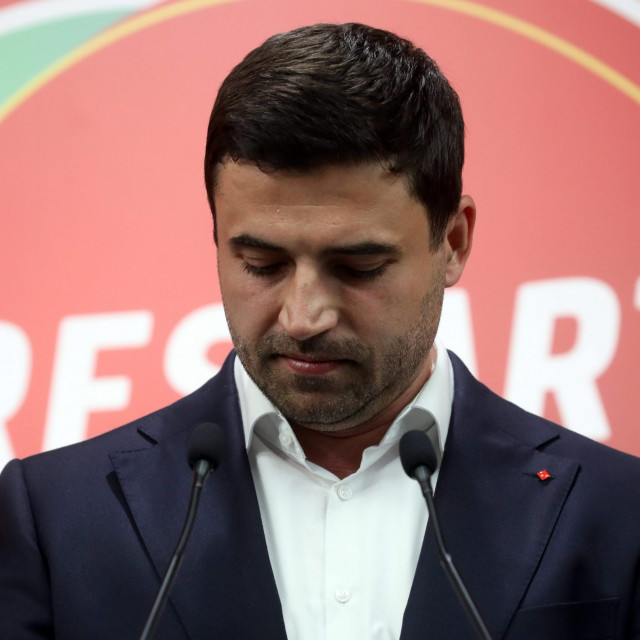  Social Democratic Party president Davor Bernardic defeated in parliamentary elections