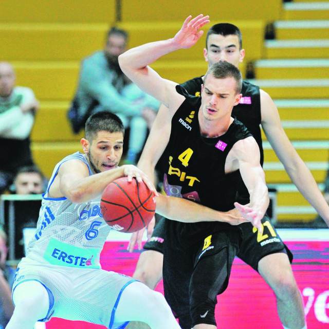 Roko Rogić već je bio na putu za Bundesligu, ali možda ipak ostane u Hrvatskoj, kao i Mate Kalajžić koji je, doduše, Split zamijenio Goricom