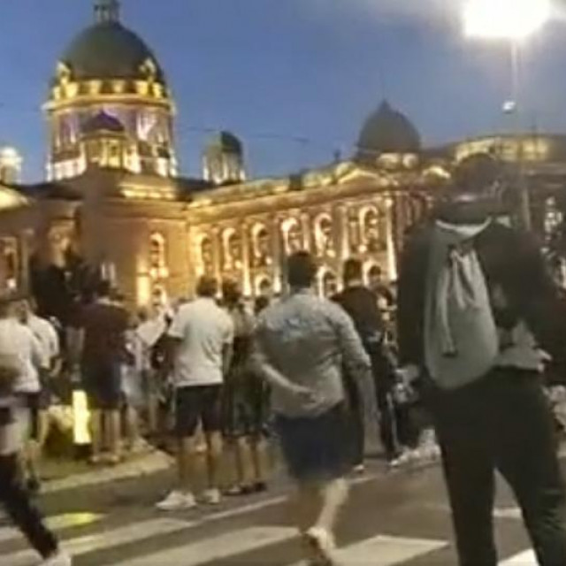 Prizor s prosvjeda u Beogradu