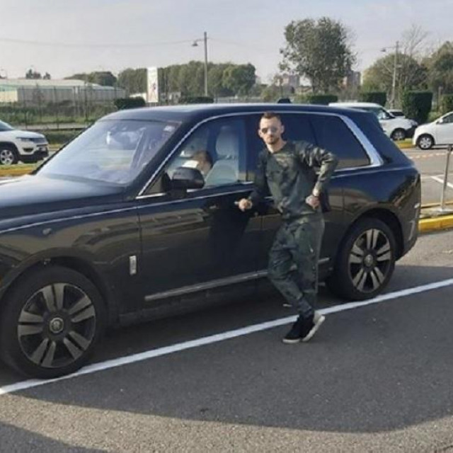 Marcelo sa svojim Rolls Royceom