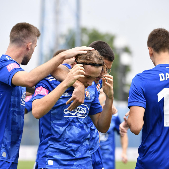 Proslava gola Lovre Majera protiv Varaždina