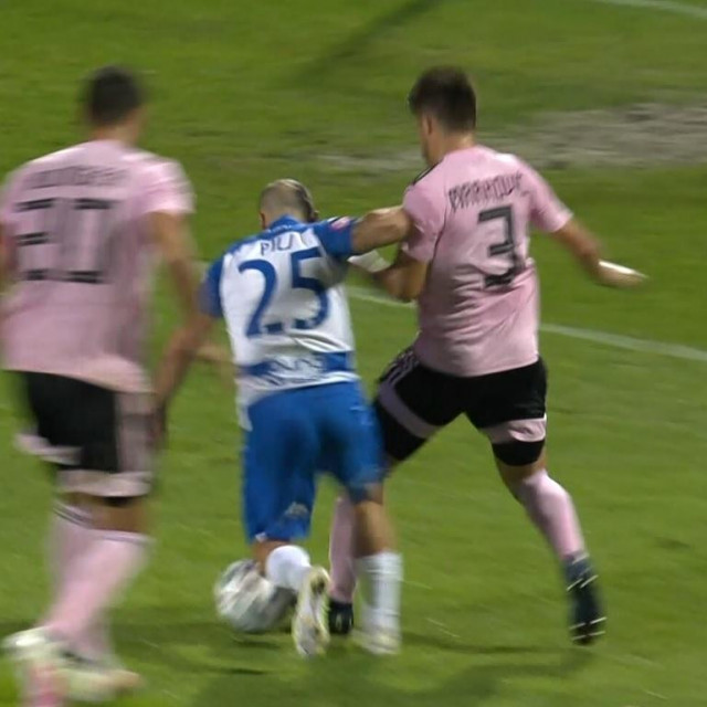 Sporna situacija u utakmici Osijeka i Lokomotive