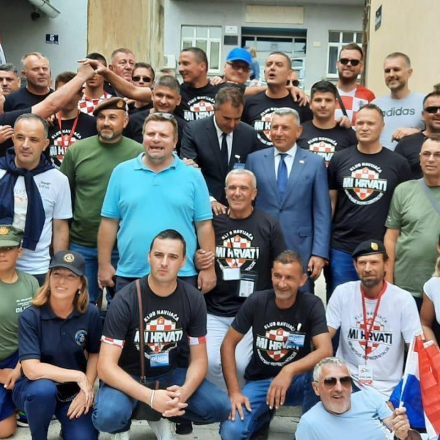 Na osnivačkoj skupštini fotografirali su se i s Antom Gotovinom