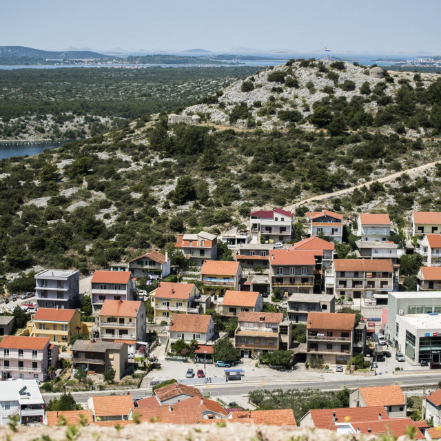 Vozači kamiona ilegalno odlažu otpad na području Njivica