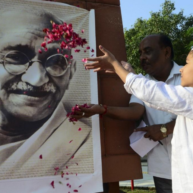 Svečanost u čast Gandhijevog rođendana / arhiva