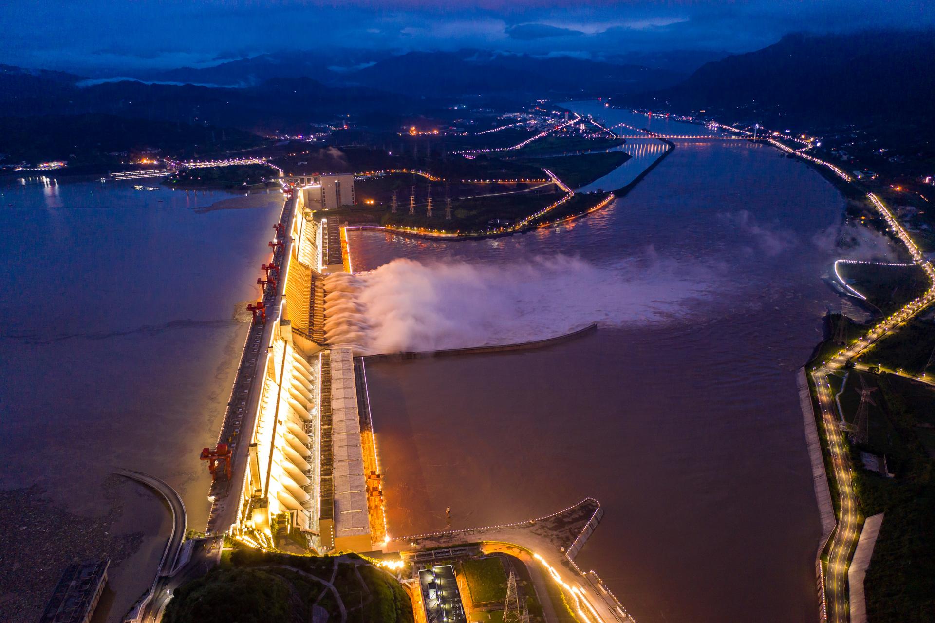 Jutarnji list - Najveća svjetska hidroelektrana izdržala je rekordne poplave, prizori su spektakularni