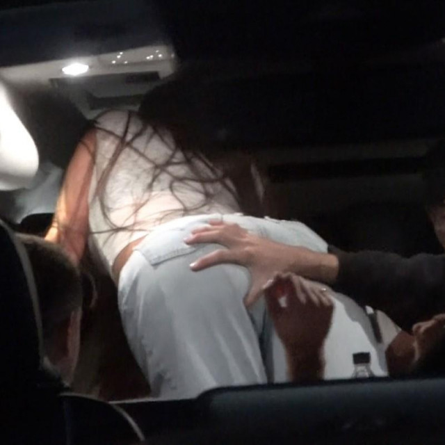 Kylie Jenner u svom SUV-u