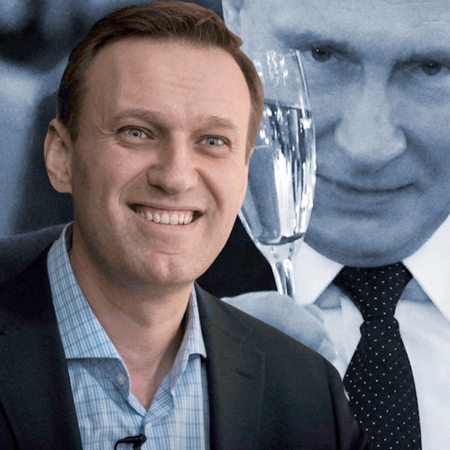 Aleksej Navaljni; iza njega Vladimir Putin
