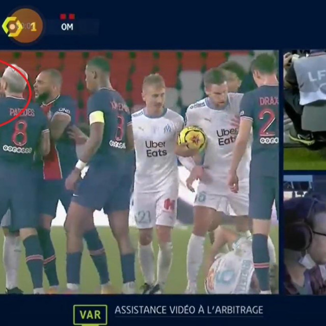 Neymarovo udaranje za crveni karton