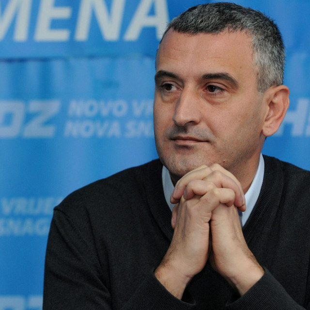 Damir Mandić