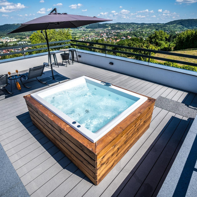 Kuća s jacuzzijem na krovu u Samoboru