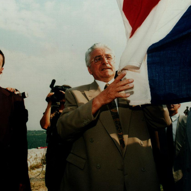 Povijesni prizor s kninske Tvrđave nakon pobjedonosne Oluje
