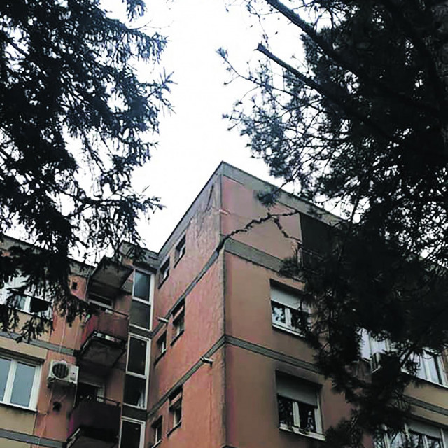 Oštećena zgrada u Zaprešiću