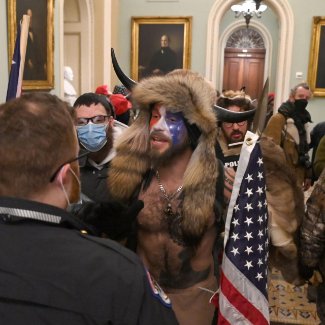 Neredi u američkom Kongresu