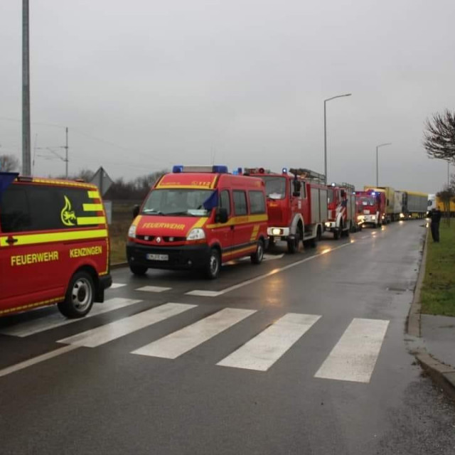 Njemački vatrogasci u konvoju od čak 23 vozila dovezli humanitarnu pomoć