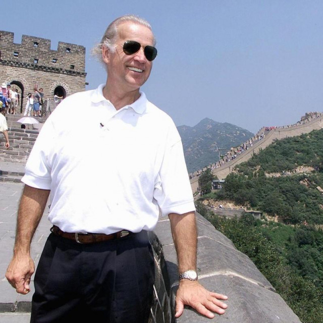 Joe Biden na Kineskom zidu (2001.)