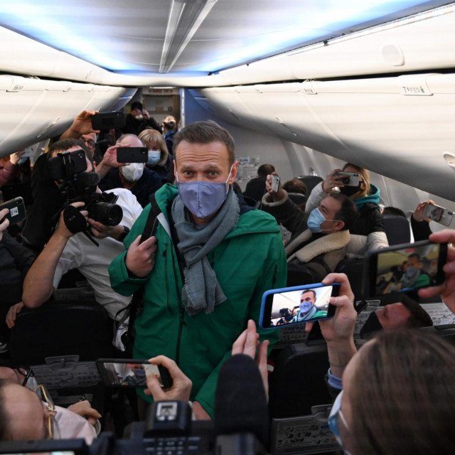 Aleksej Navaljni u avionu za Moskvu